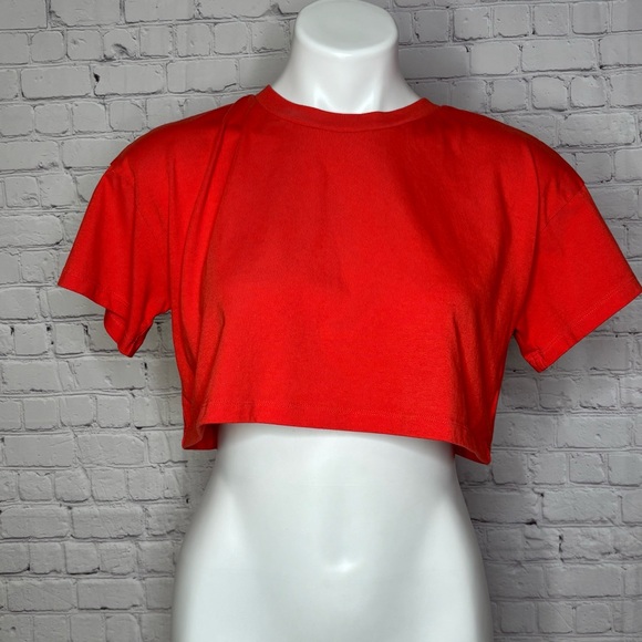 Forever 21 Tops - Forever 21 Bold Red Orange Super Crop Tee Size M